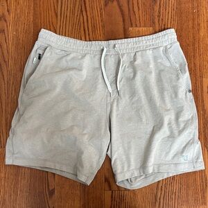 Vuori Mens Ponto Short Size Large - stone beige color